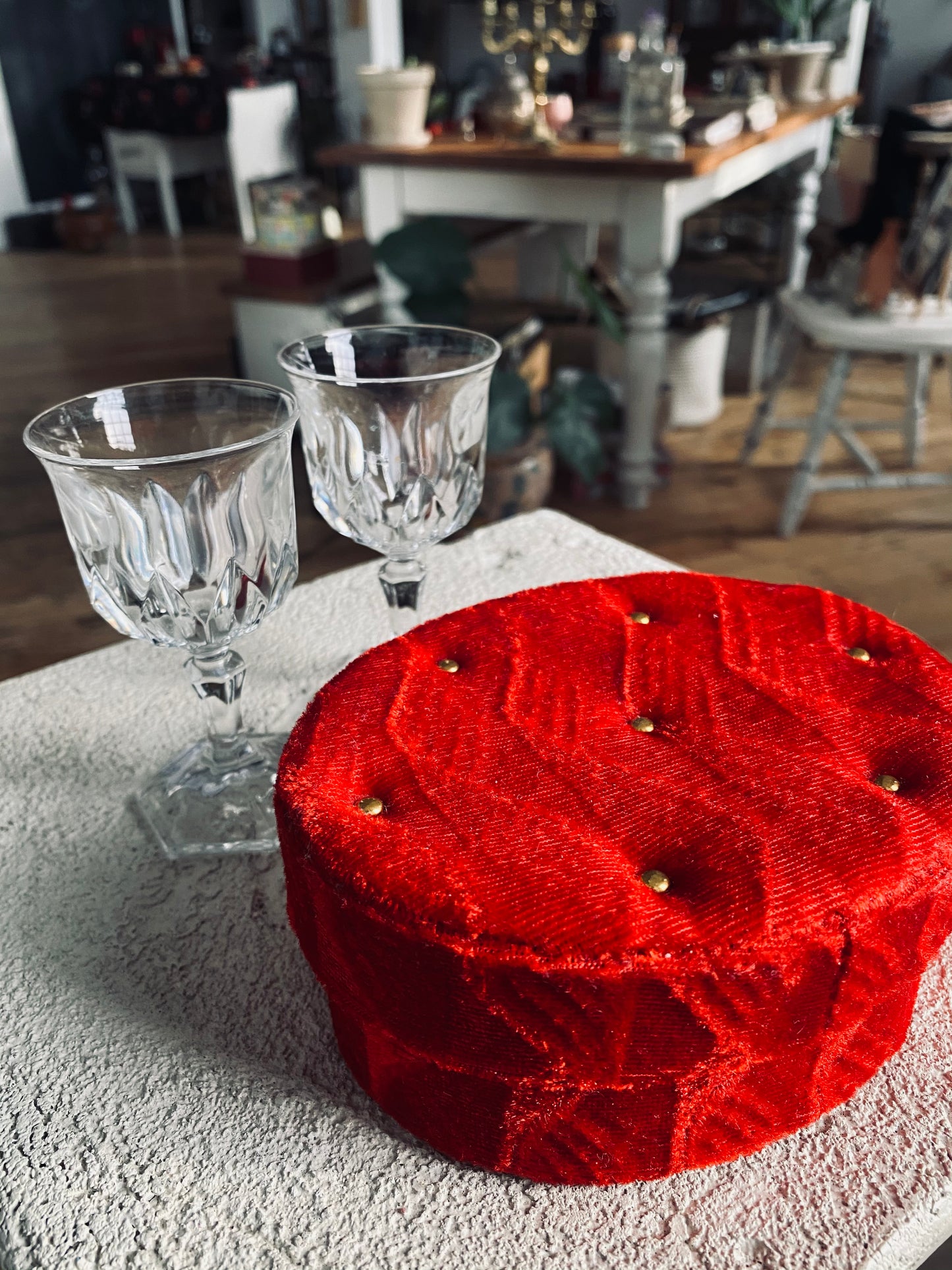 Coupes de crystal et coffret de velours